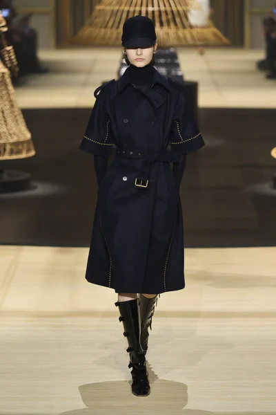 Look 27